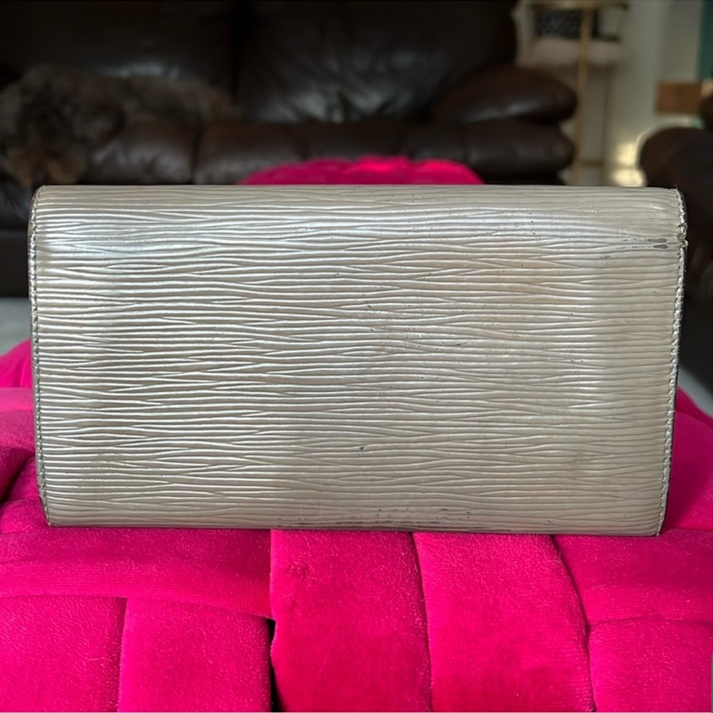 Louis Vuitton Gray Epi Leather Wallet - Picture 4 of 12